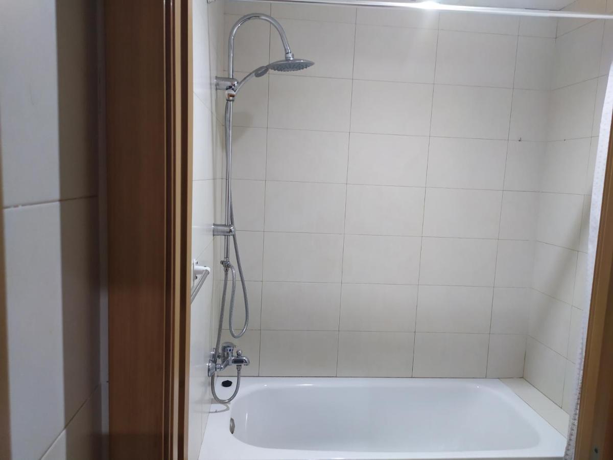 Habitación en un apartamento Deltebre Exterior foto